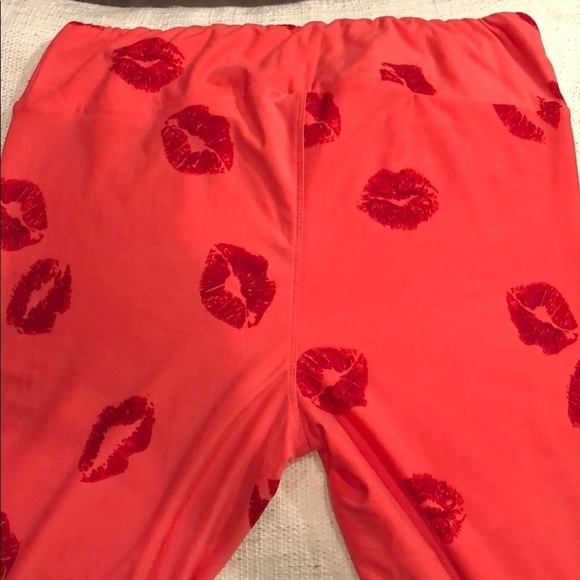 LuLaRoe Leggings Tall & Curvy - Picture 8 of 8